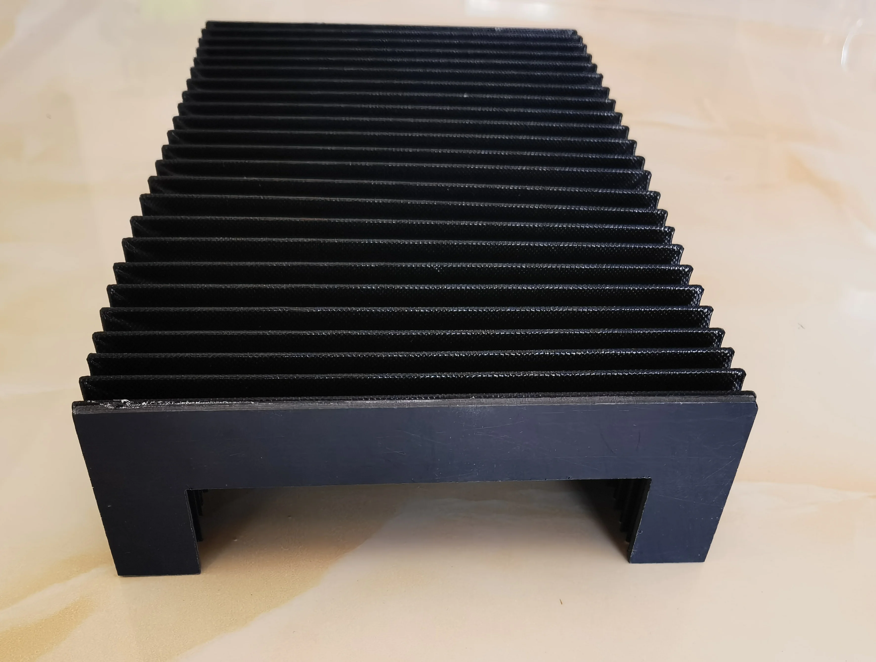 Гофрозащита для направляющих чпу станков. Гофрозащита направляющих hiwin. Гофрозащита направляющих 330х170. Гофрозащита направляющих станков 200x60. Гофрозащита направляющих hiwin.