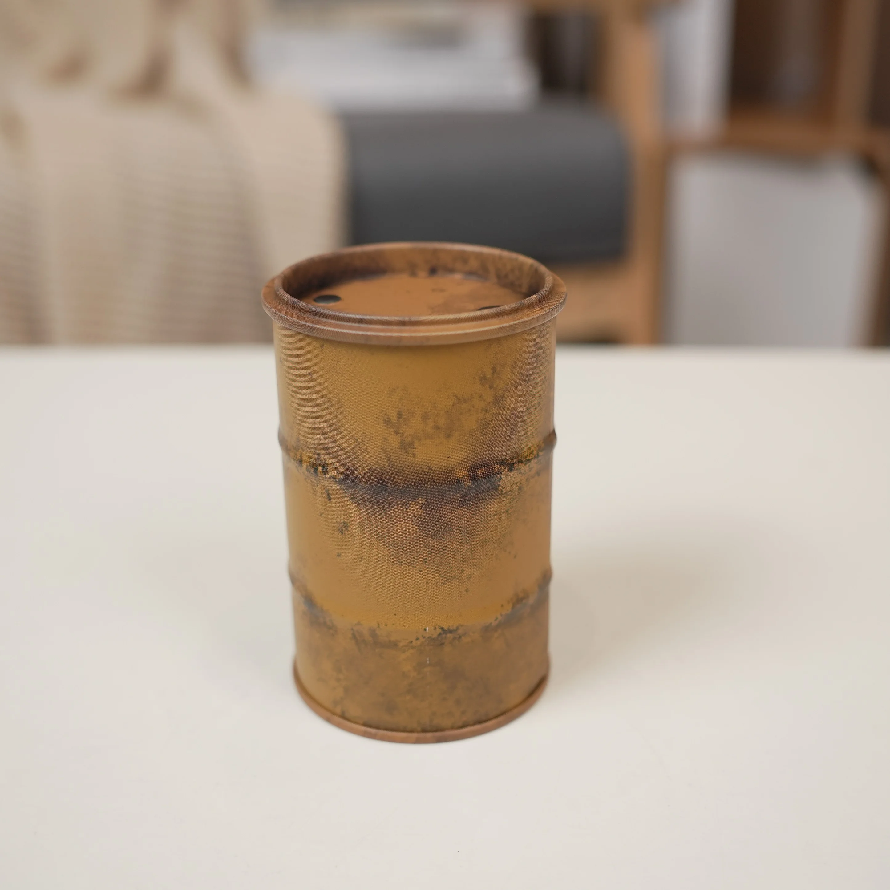 

Миниатюрная модель масляной бочки из железа