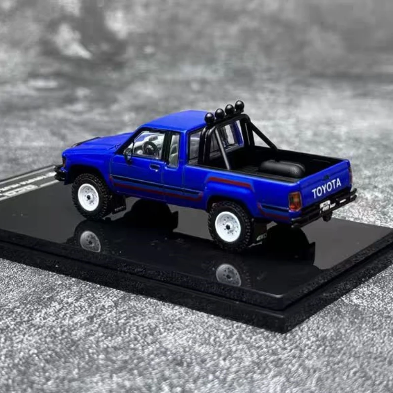 GCD 1:64 Пикап Hilux Модель автомобиля из сплава HILux