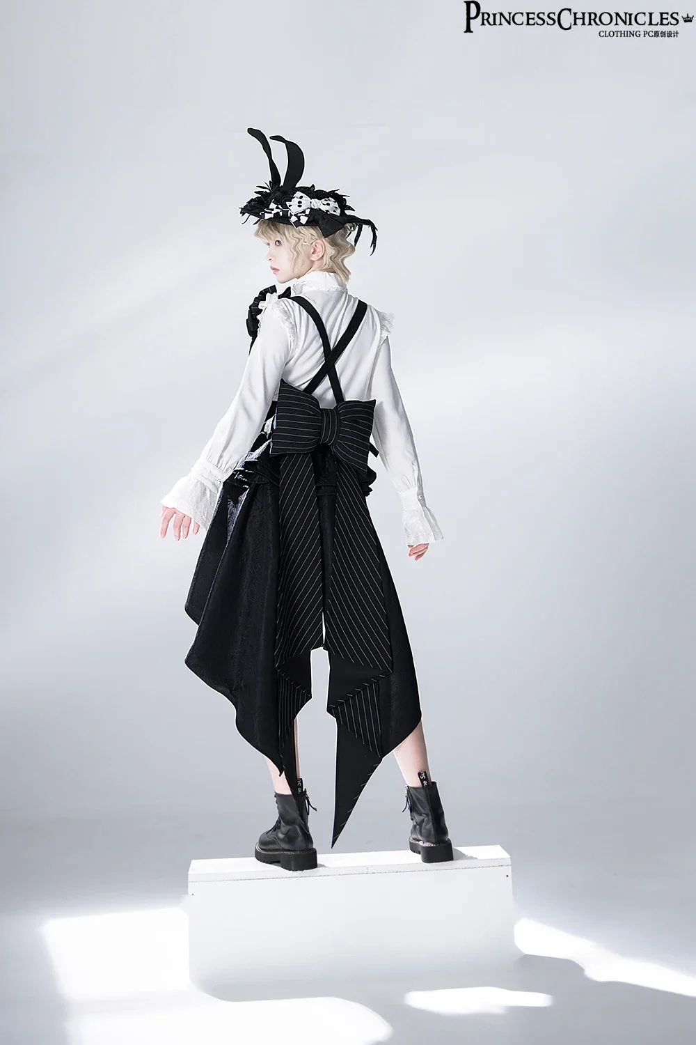 Фото ~Клаус Rabbit Theater~Блузка и шорты Ouji Lolita от Princess Chronicles №5