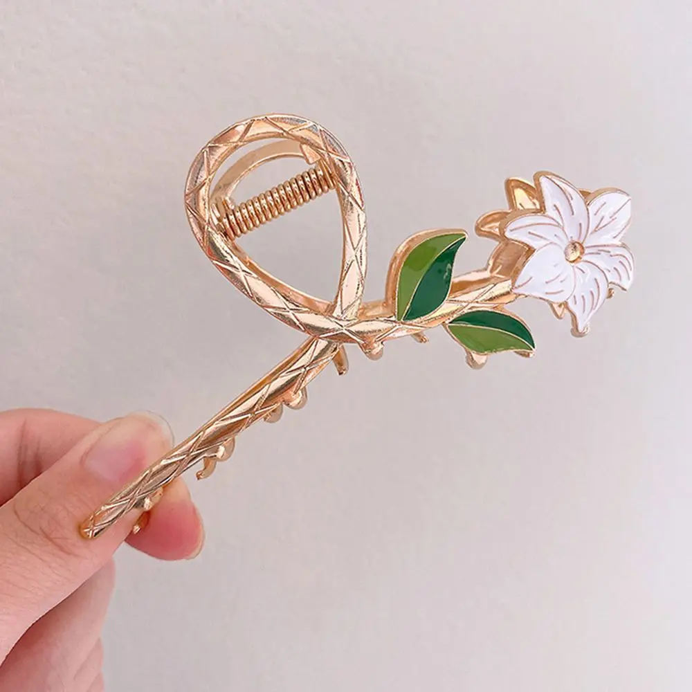 

2023 New Elegant Gold Hollow Flower Hairpin Crab Claw Headgear Shark Clip Fashion Ladies Headwear Accessories