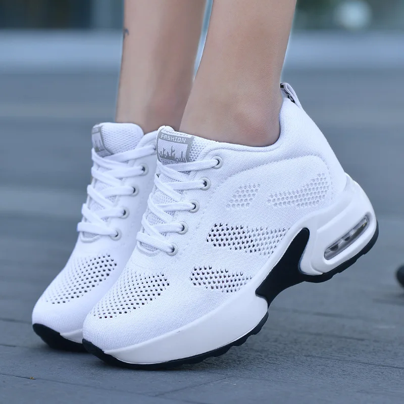 

Women's shoes Inner heightening 2020 new autumn thick bottom black and white flying woven single shoes flying woven