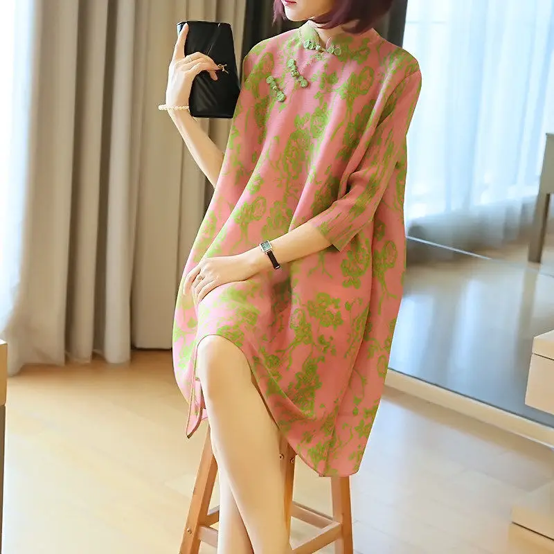 

Fashionable fold dress high -end female summer 2022 new loose mid -length improved o neck short sleeve dress female clothing top