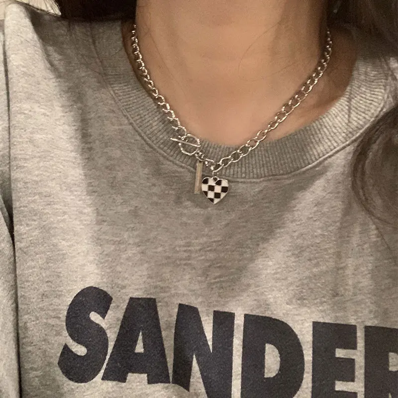 

ot button checkerboard love titanium steel necklace female collarbone chain niche design sense ins cold wind