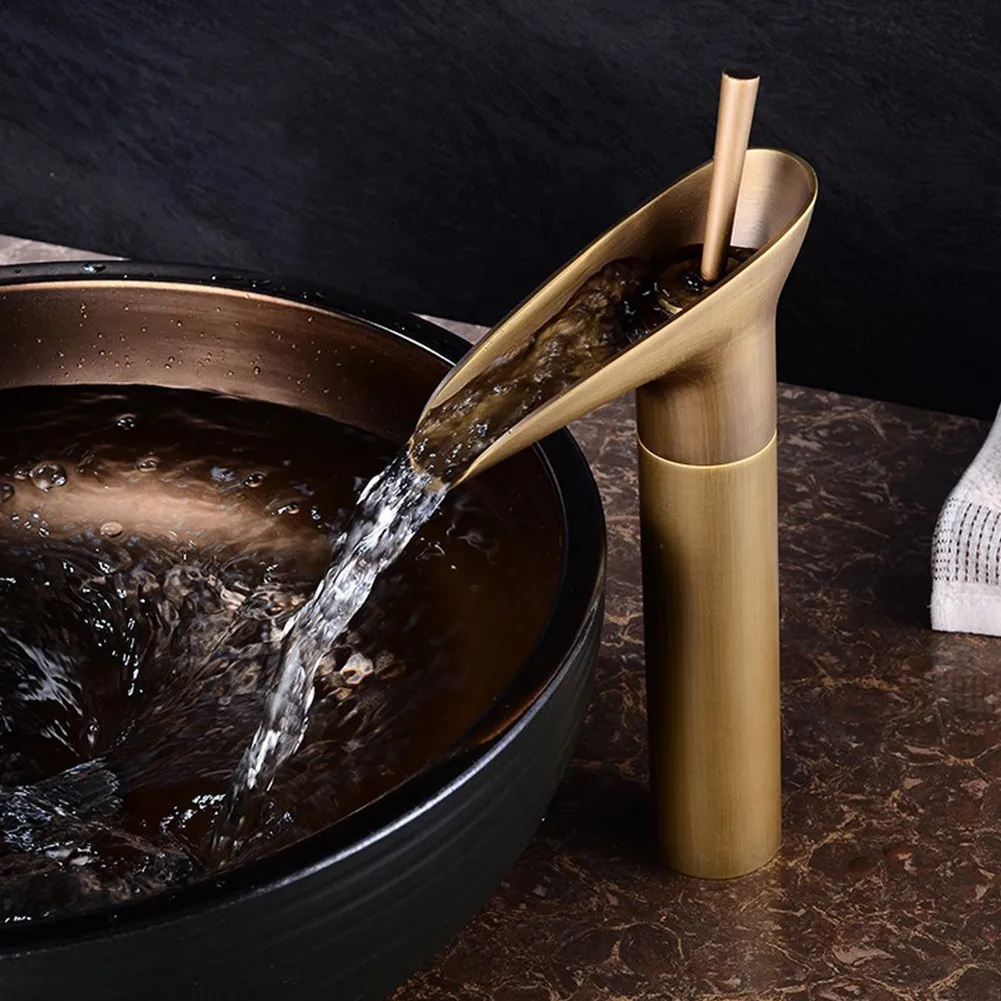 

Brass Waterfall Basin Faucet Desk Mounted 360 Rotation Single Handle Hot Cold Sink Tap Bathroom Kitchen Retro Faucet Accessories