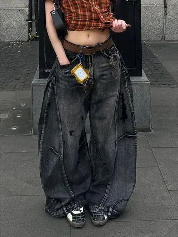 Ол ақша үшін порно видео көруге келісті.