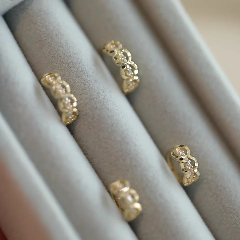 Фото Серьги-кольца из стерлингового серебра 925 пробы с позолотой 14K и кубическим цирконием, гипоаллергенные, для женщин №3