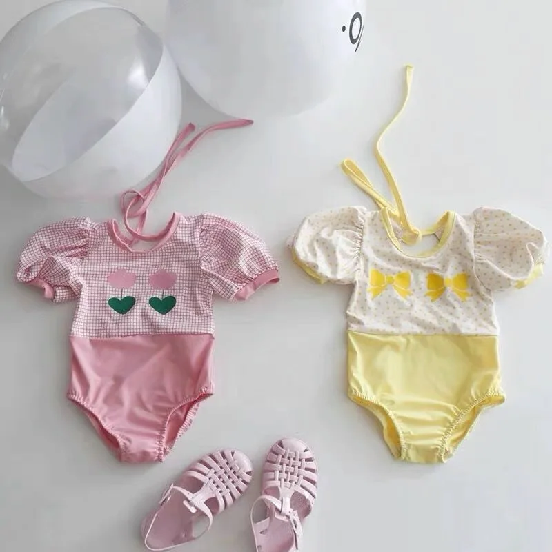 

Новинка 2022 года; Летний детский купальник; Милый купальный костюм с пышными рукавами для маленьких девочек и однотонная шапочка; Купальный ...