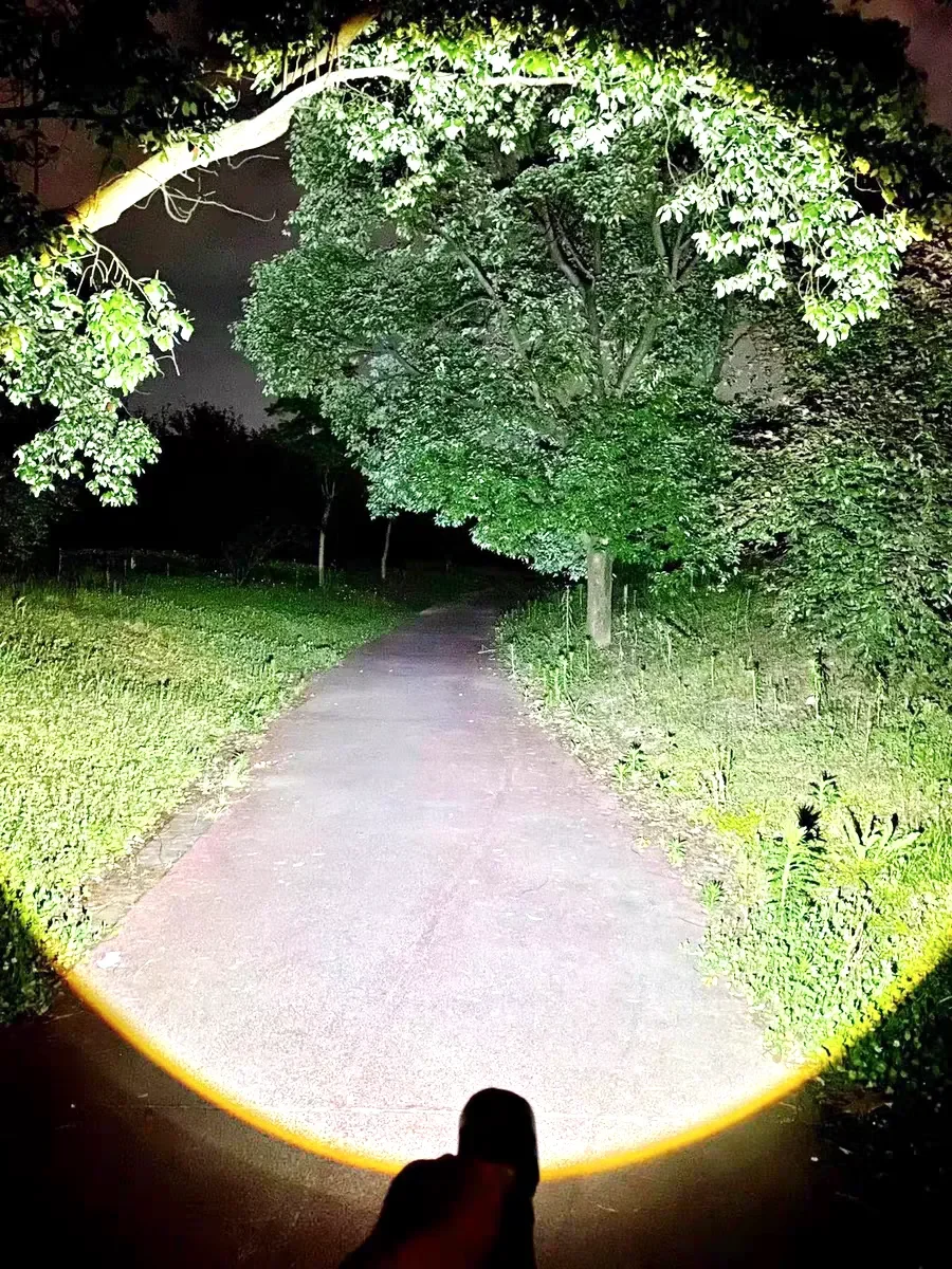 Самая мощная светодиодная тактическая лампа фонарик с зарядкой через USB