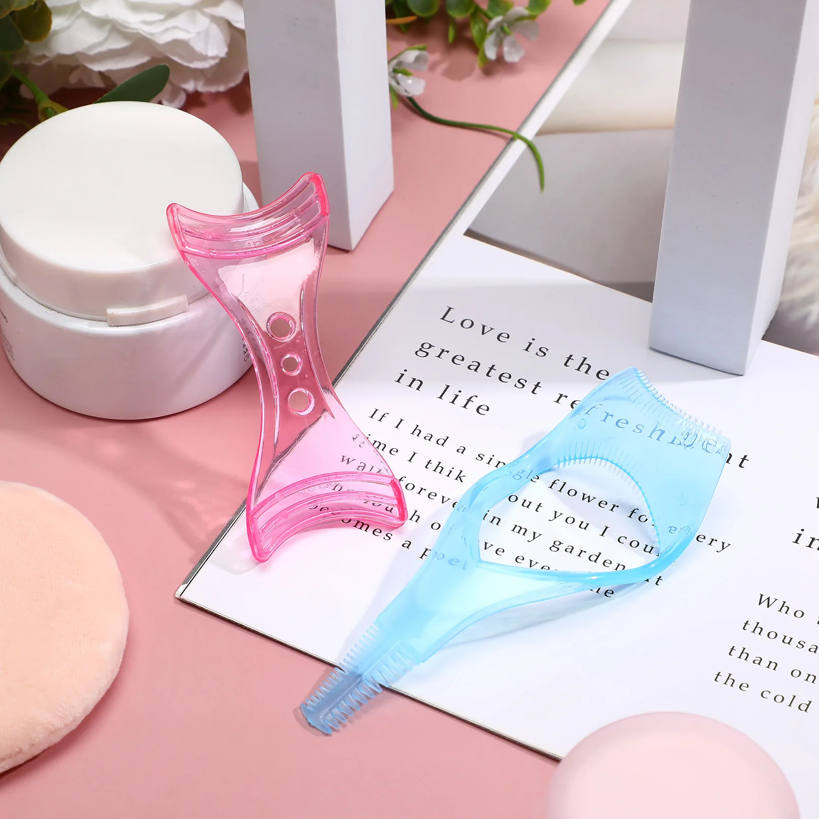 

1 Set Mascara Makeup Tools Eyelash Comb Applicator with Eyeliner Template Assistant Guide Template