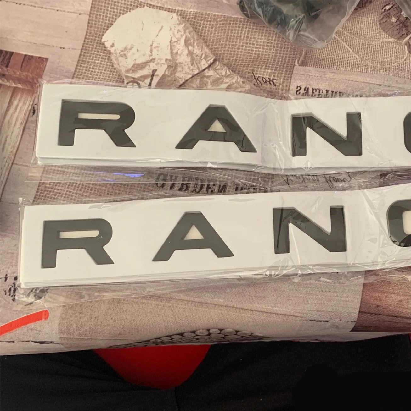 

5 Colors Chrome Edge Letters Emblem for RANGE ROVER Evoque Velar SV Autobiography Car Styling Hood and Trunk Logo Badge Sticker