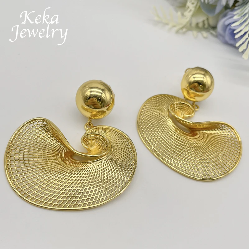 Комплект из колье и серёг с золотым покрытием 22 к