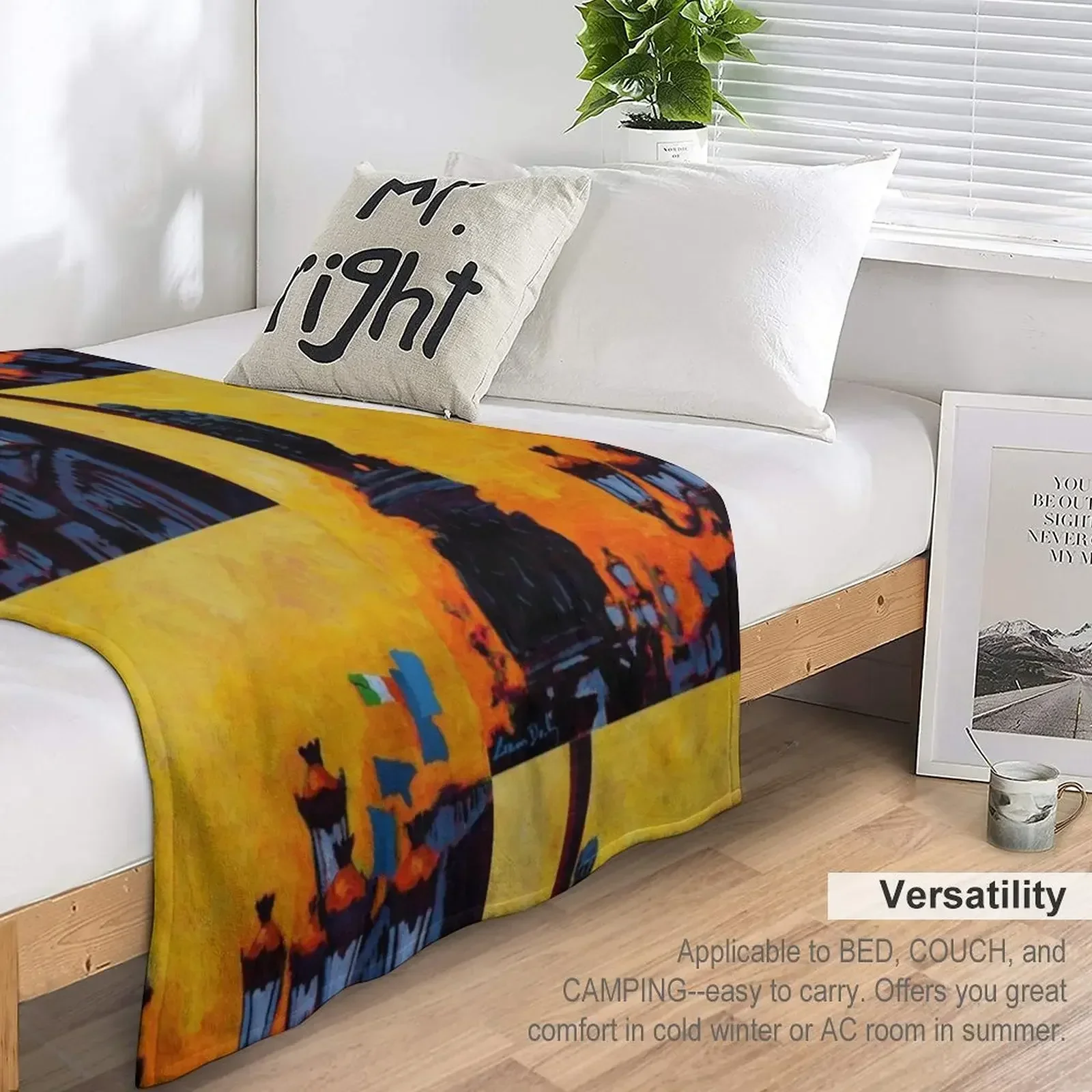 O&ampaposConnell Lamps (Dublin Ireland) Throw Blanket Thin blankets ands Flannels manga Blankets