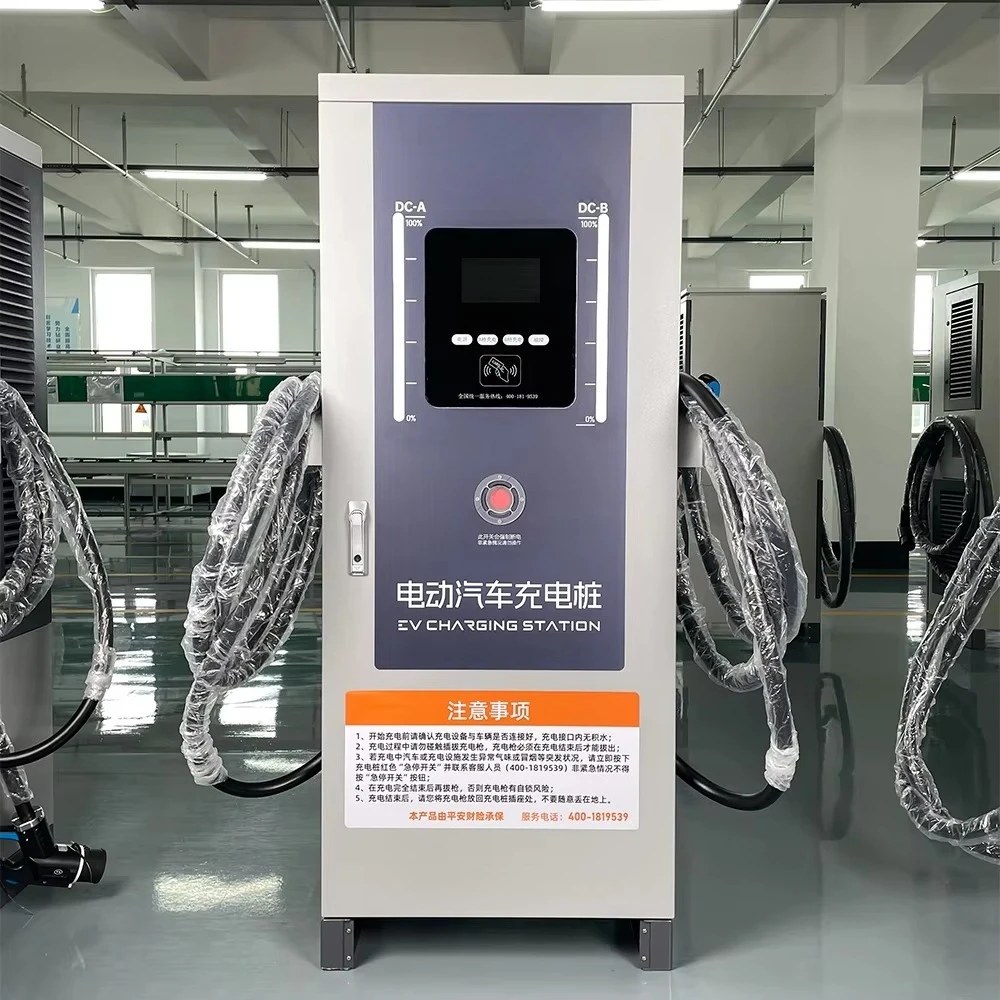 Фото Зарядная станция для электромобилей CCS GBT CHAdeMO 320 кВт, напольная, с четырьмя разъемами, быстрая зарядка постоянным током №4