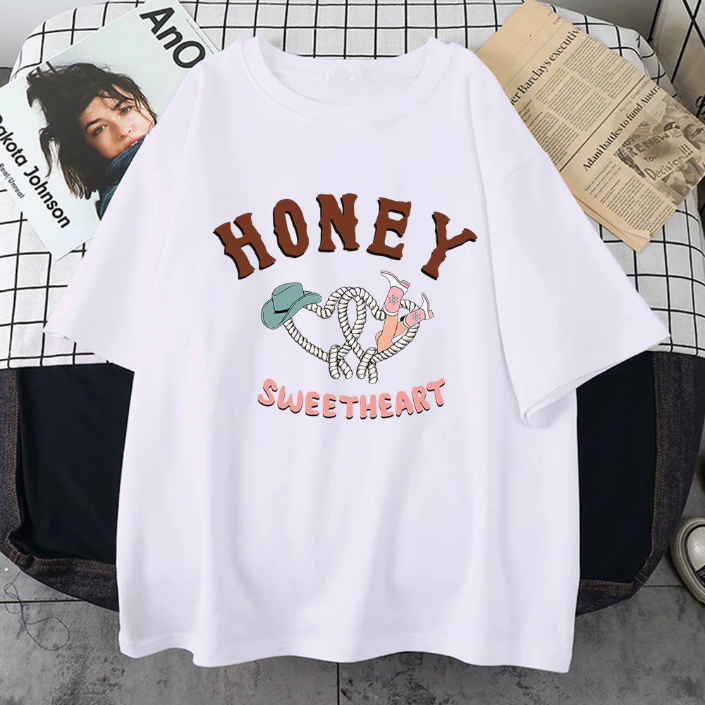 

Honey Sweetheart Western Cowgirl Male T-Shirt Summer Harajuku T Shirts Round Neck Hip Hop Clothes Cute Quality Tshirts Man