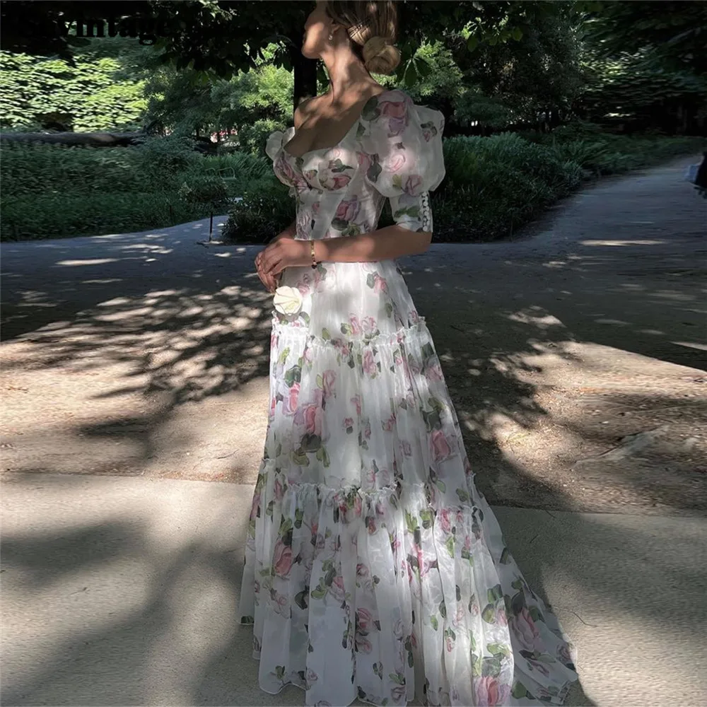 Шифоновое платье с цветочным принтом квадратным вырезом и сборками