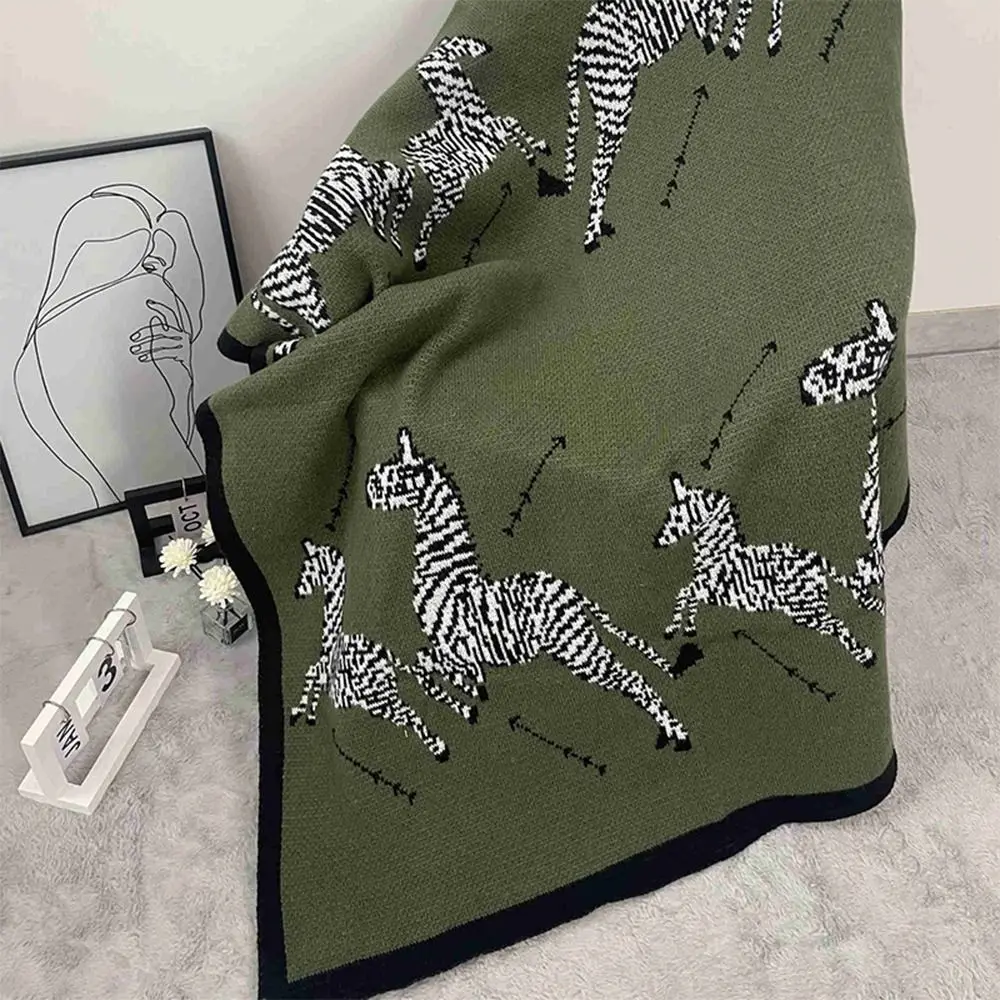 Винтажное вязаное одеяло в виде зебры мягкое уютное темно-зеленое легкое