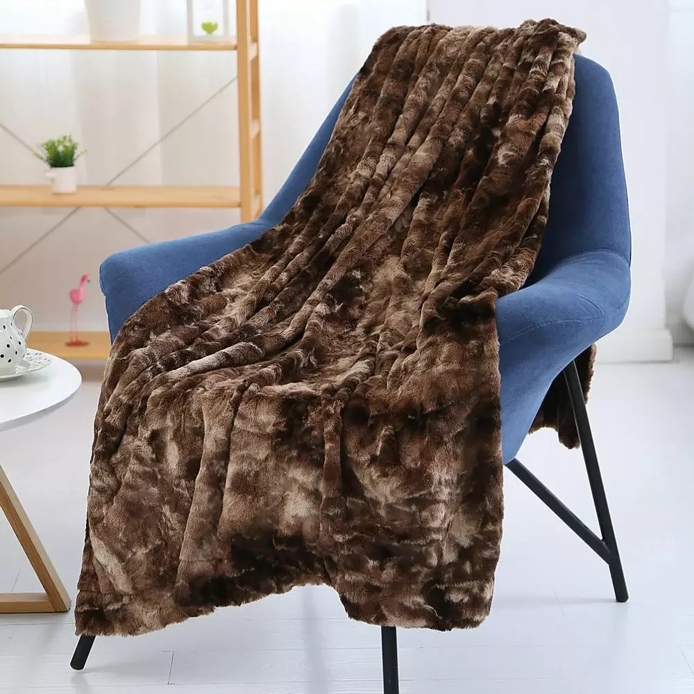 

NEW2023 New Super Soft Faux Fur Throw Blanket Fuzzy Light Weight Brown Pink Cozy Warm Fluffy Plush Blankets Shawl