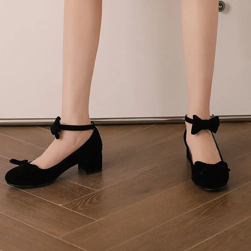 Туфли-лодочки с круглым носком на блочном каблуке 5 см