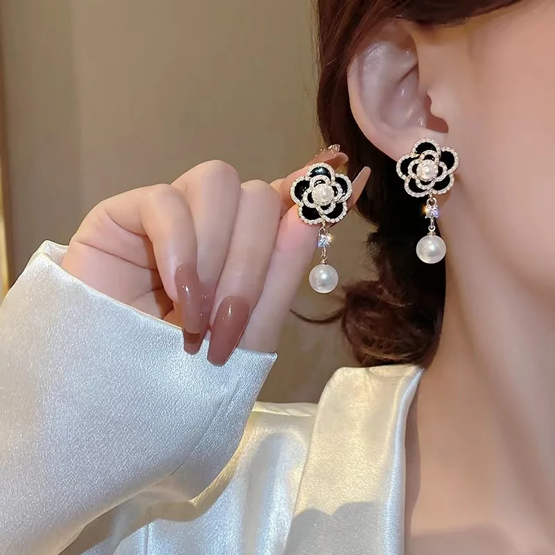 

Earrings for Women New Camellia White Pearl Flower Female Korean Temperament French Court Style S925 Silver Needle Fashion