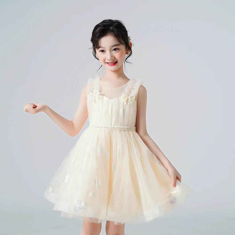 Детское платье-пачка без рукавов с жемчугом |