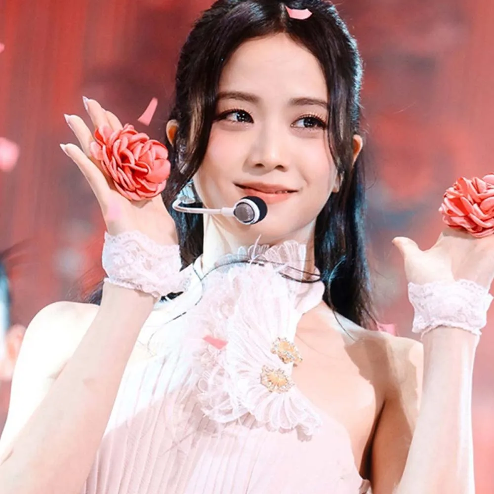 Корейский стиль Jisoo цветок кольцо встряхивание реквизит ювелирные аксессуары