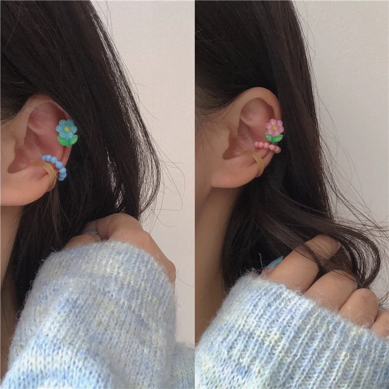 

2022 Summer Cute Gradient Color Flower Ear Clip And Small Resin Beaded Girls No Hole Ear Cuff Women Stackable Earrings
