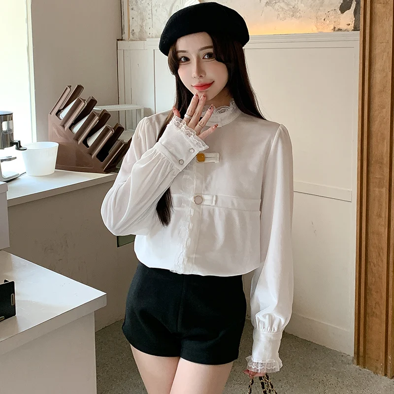 

Твердая Вельветовая рубашка с кружевным воротником для женщин Ранняя весна модные новые страны искусственные топы с пряжками