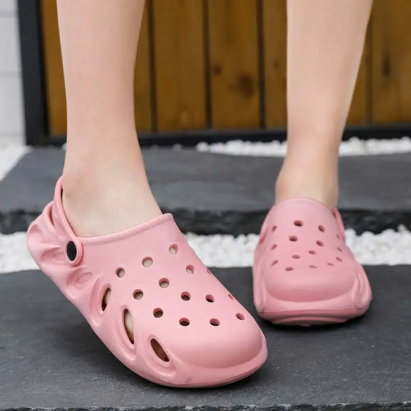 

Мужские сандалии для тенниса, черные пляжные шлепанцы, взрывоопасные заклепки, обувь для мужчин, для ношения зимой, 2023