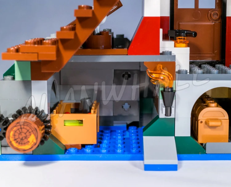 Наборы строительных блоков 10431 &quotСерия фильмов: Маяк с привидениями&quot