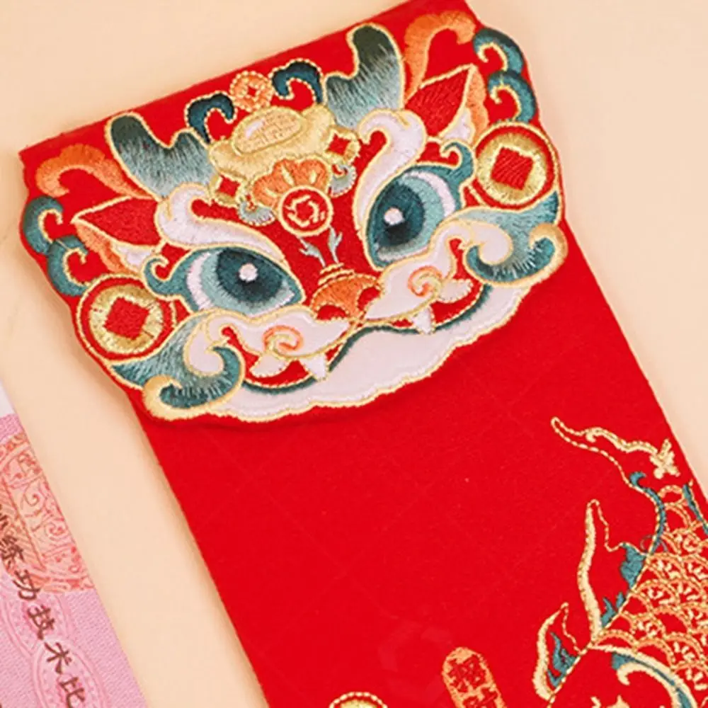Конверты в китайском стиле с красным рисунком дракона и знаков зодиака красные