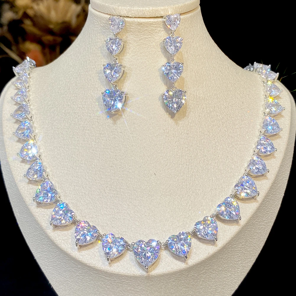 Комплект из колье серёг и кольца с фианитом