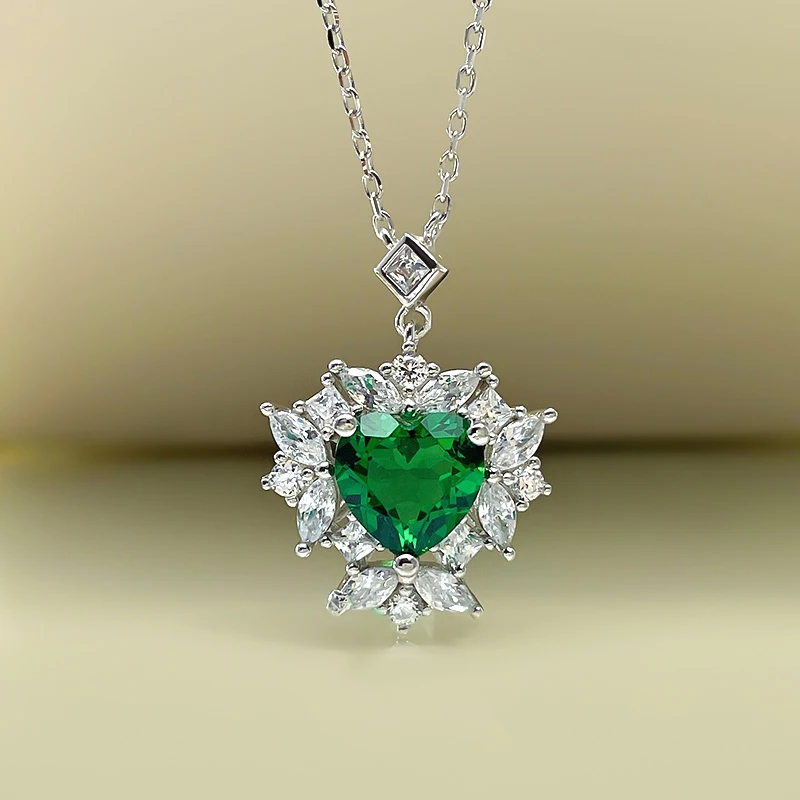 

New S925 silver emerald heart-shaped 5A zircon 8*8 necklace ice flower design high-end necklace female jewelry