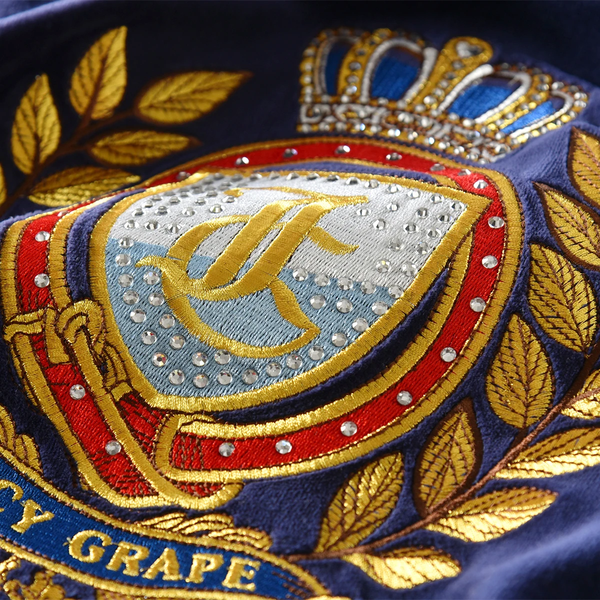 Бархатный спортивный костюм толстовка с вышивкой и кристаллами трехмерным