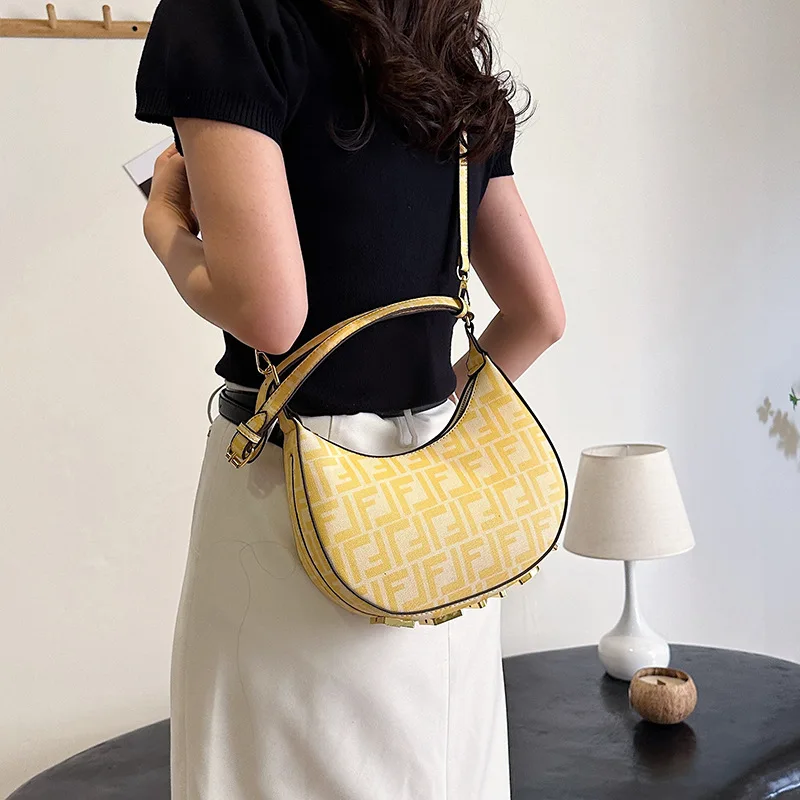 Женская сумка на плечо