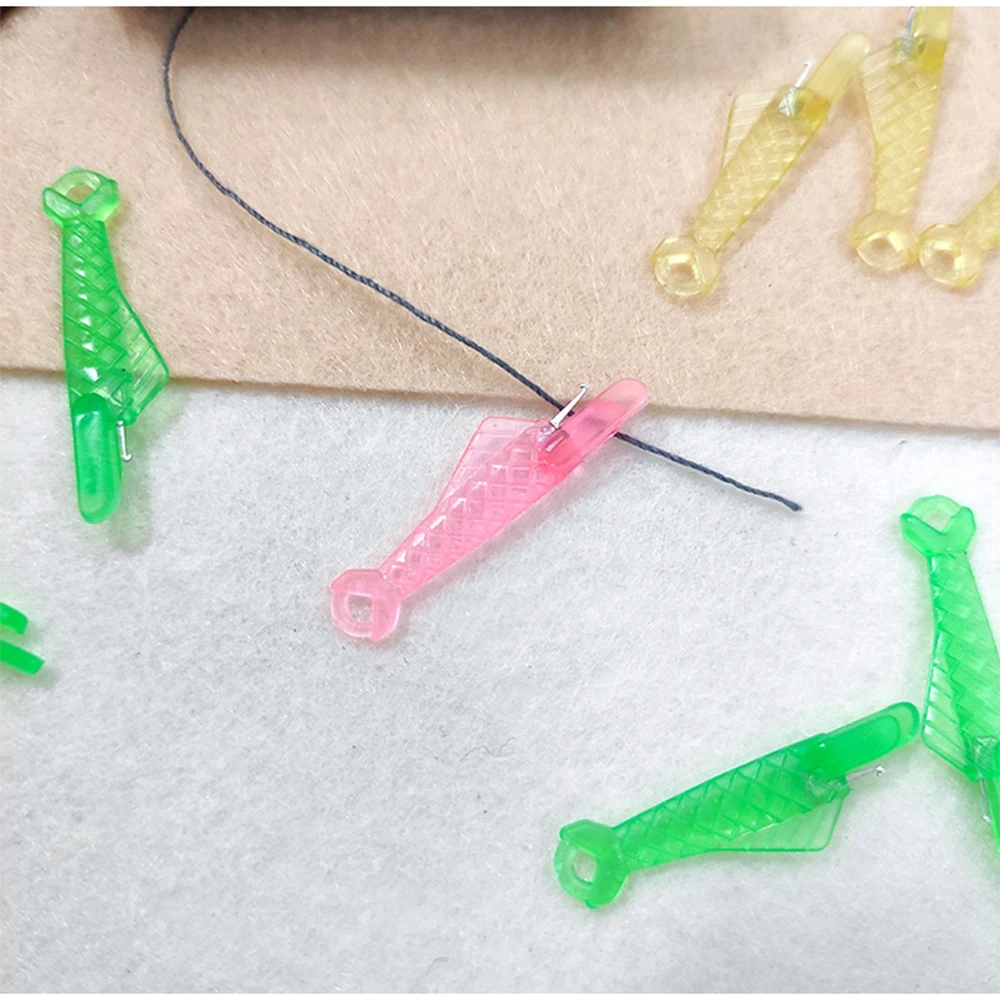 

Мини-швейная машина, иглонарезчик с крючком, инструмент для вставки иглы, Автоматический быстрый сменный механизм для пожилых, аксессуары д...