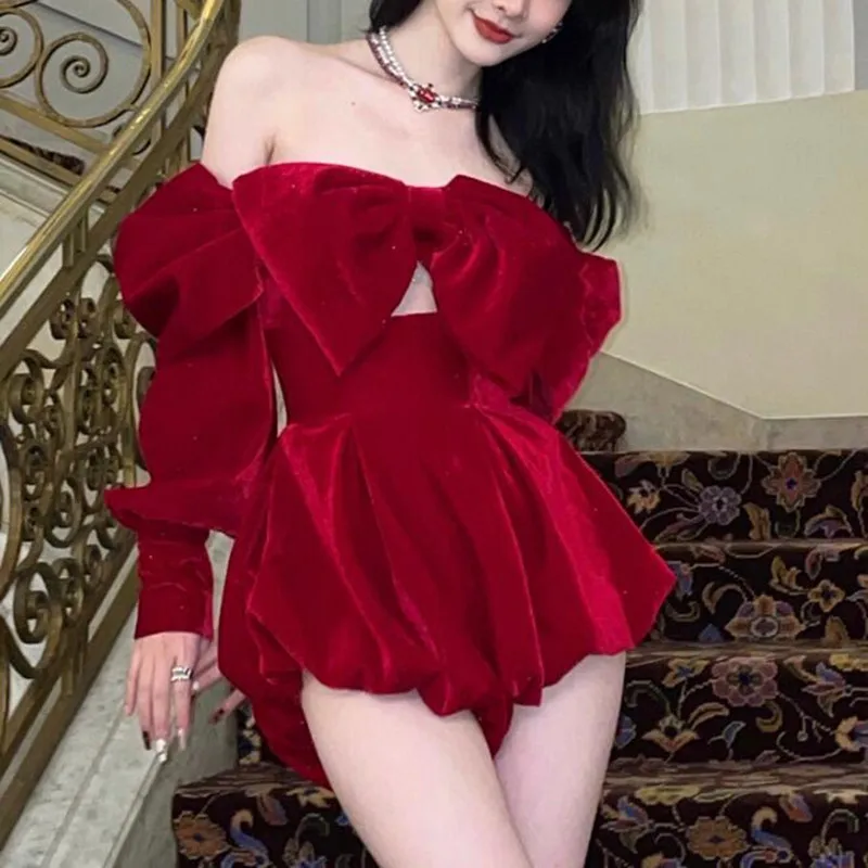 

Женский бархатный комбинезон с длинным рукавом и бантом