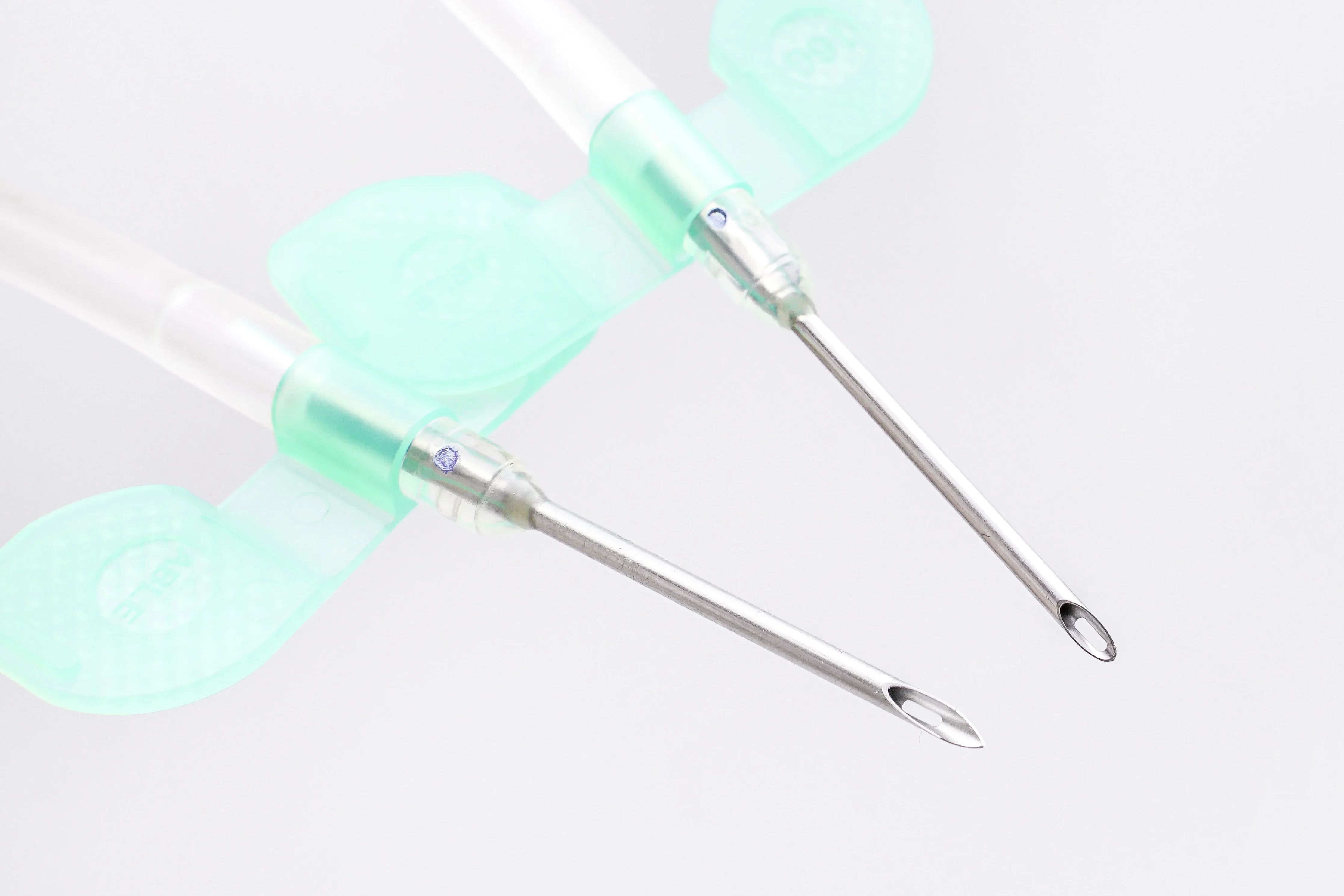Одноразовый комплект для диализа вращения AV Fistula 15Ga/16Ga/17Ga вращающийся CE ISO