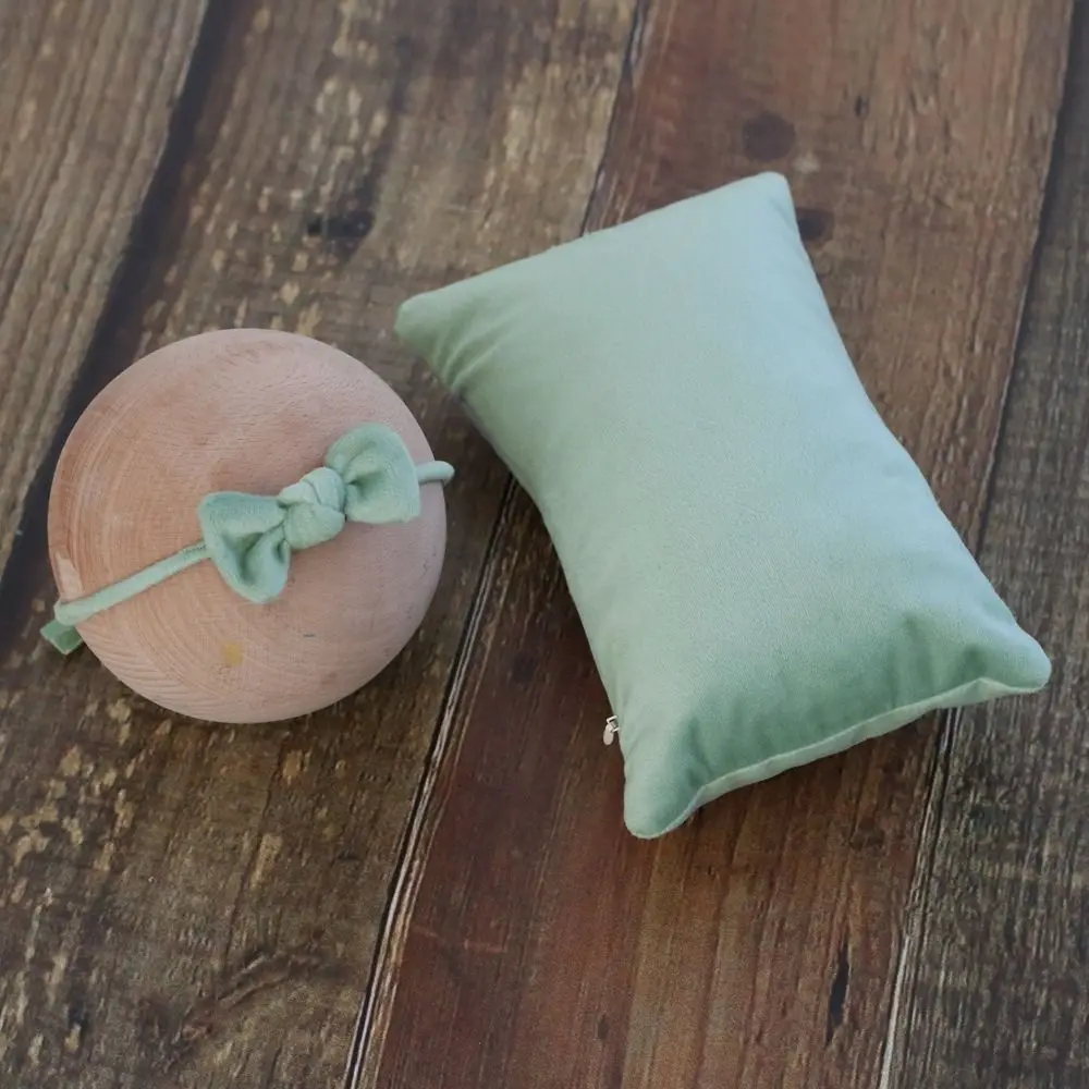 

Детская подушка с бантом для девочек