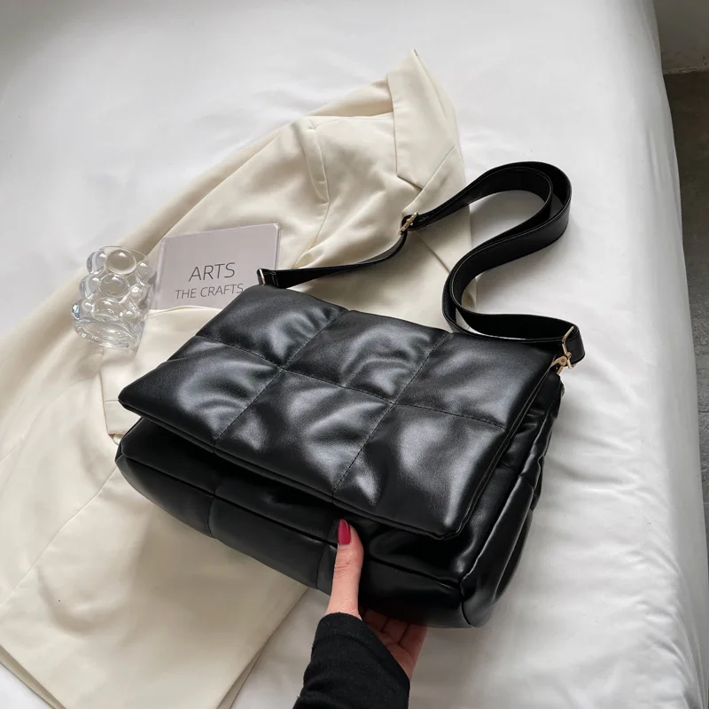 

Vintage Luxury Designer Totes Large Capacity PU Leather Crossbody Handbag Women Brand Solid Color Quilted Shoulder Messenger Bag