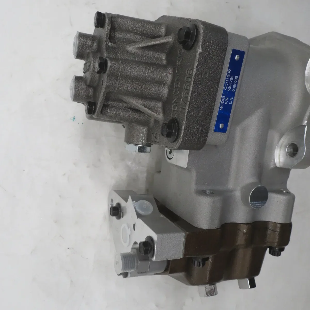 Originele Vrachtwagenmotoronderdelen Hogedruk Brand Megainjectiepomp Ccr1600 P/N 5594765 С/Н 0095098 Auto-Onderdelen