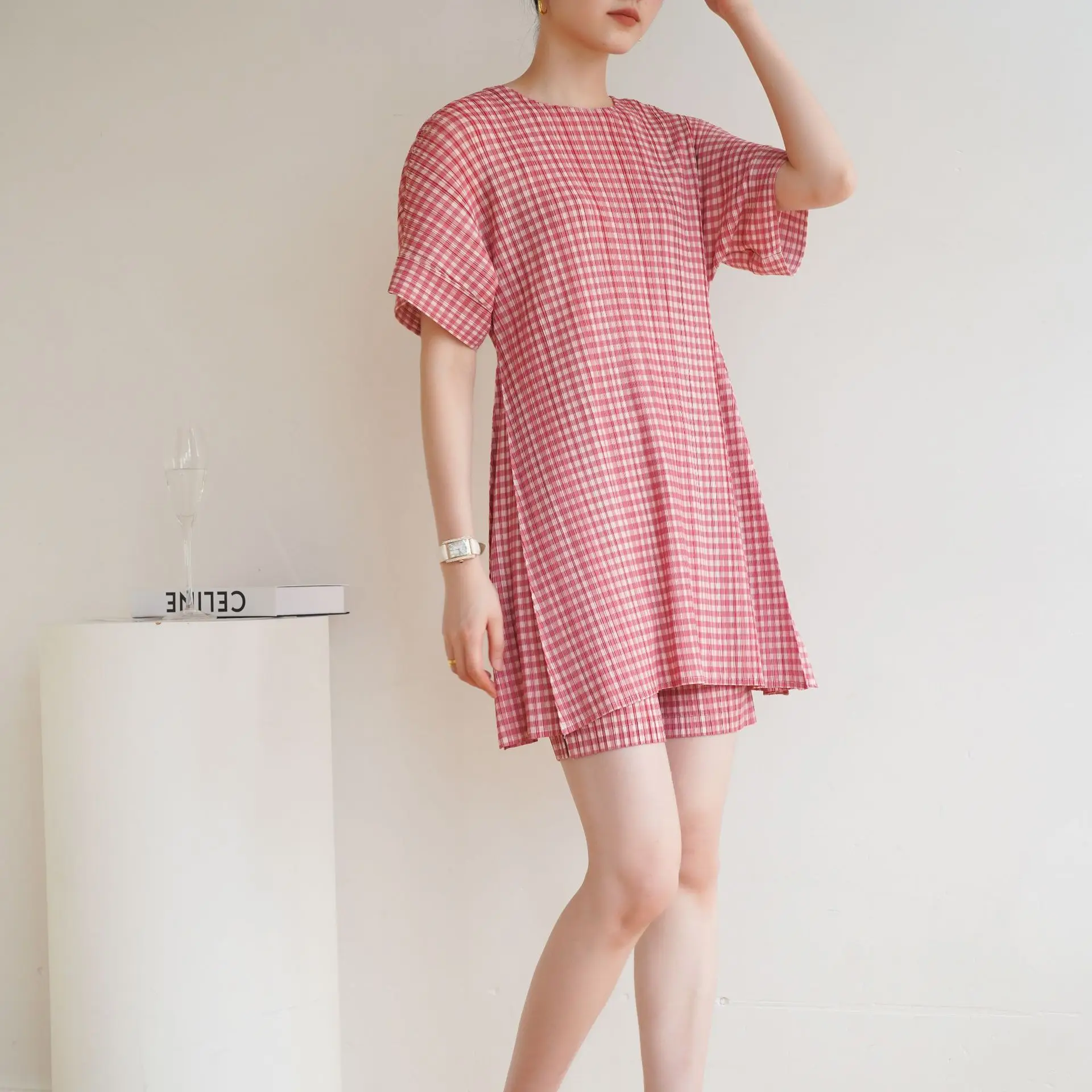 

Miyake Style Shorts Suit Women's 2023 Summer New Pleated Fresh Plaid Large Size Casual High-End T-shirt Shorts Two-Piece Suit