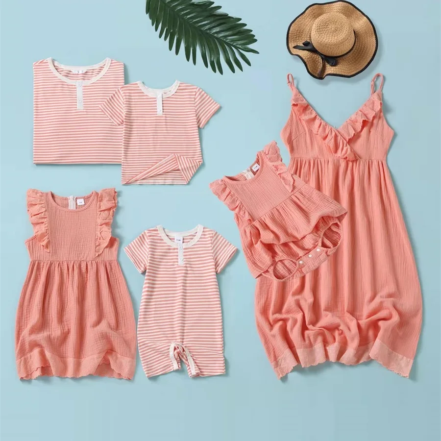 Одинаковые платья для мамы и дочки одежда маленьких мальчиков девочек полосатые