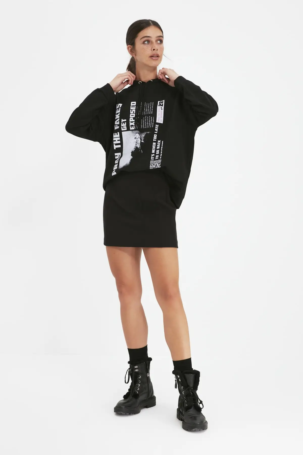 Trendyol Loose Hooded Slim Knitted Sweatshirt TWOAW22SW1890