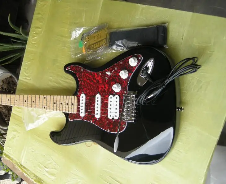 

Free shipping Factory Custom New black color st Electric Guitar red Pickguard SSH Pickup 9yue3