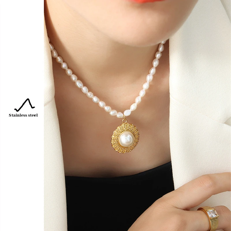 

Freshwater Pearl Necklace Fashion Elegant Titanium Steel Necklace Straw Hat Inlaid Imitation Pearl Pendant Jewelry