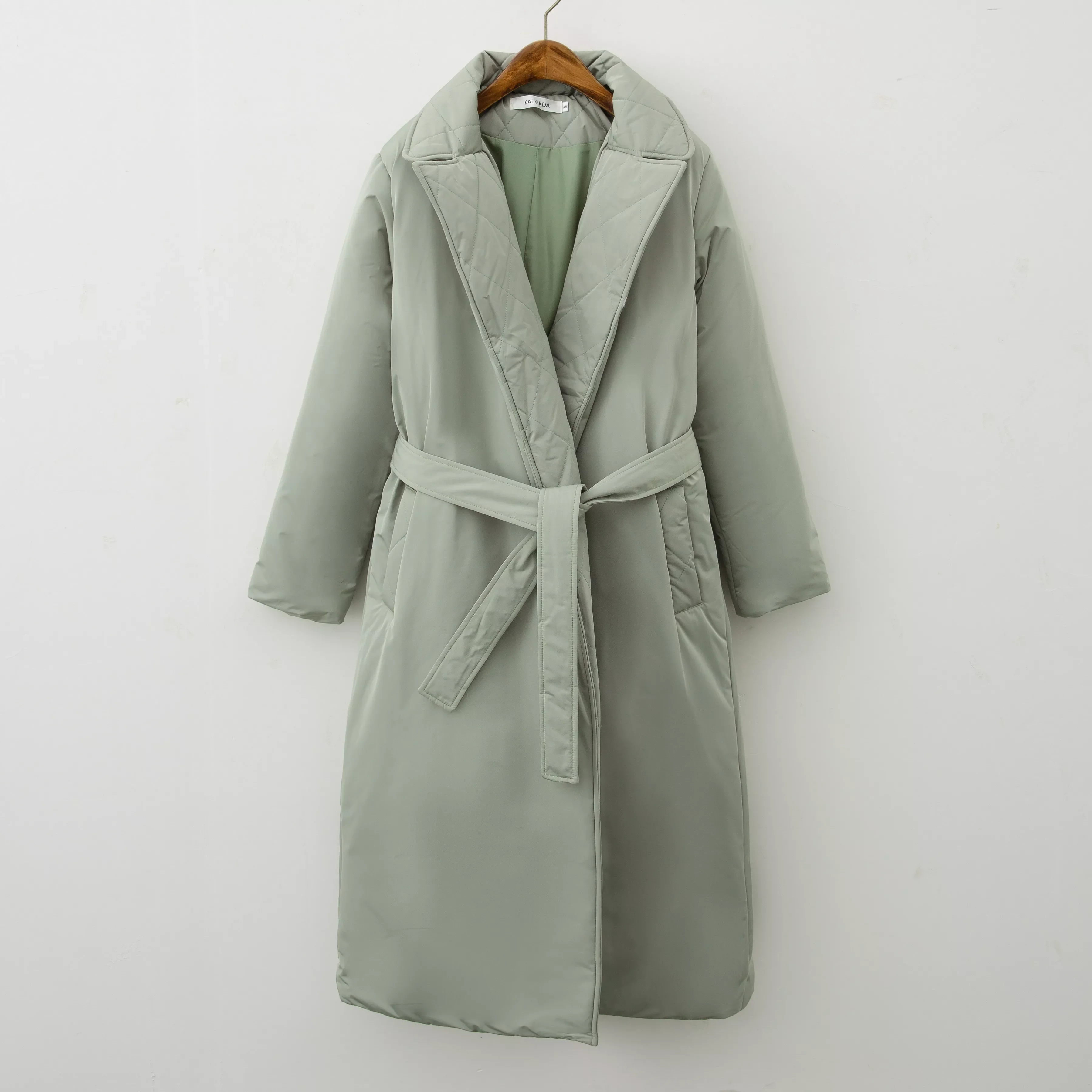 

2022New Women Winter Jacket coat Stylish Thick Warm fluff Parka Female water proof outerware coat New Hot