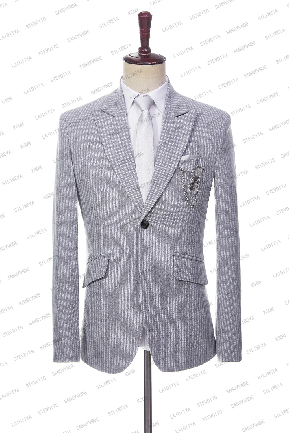 Мужские костюмы в полоску светло-серого цвета костюм из 2 предметов приталенный