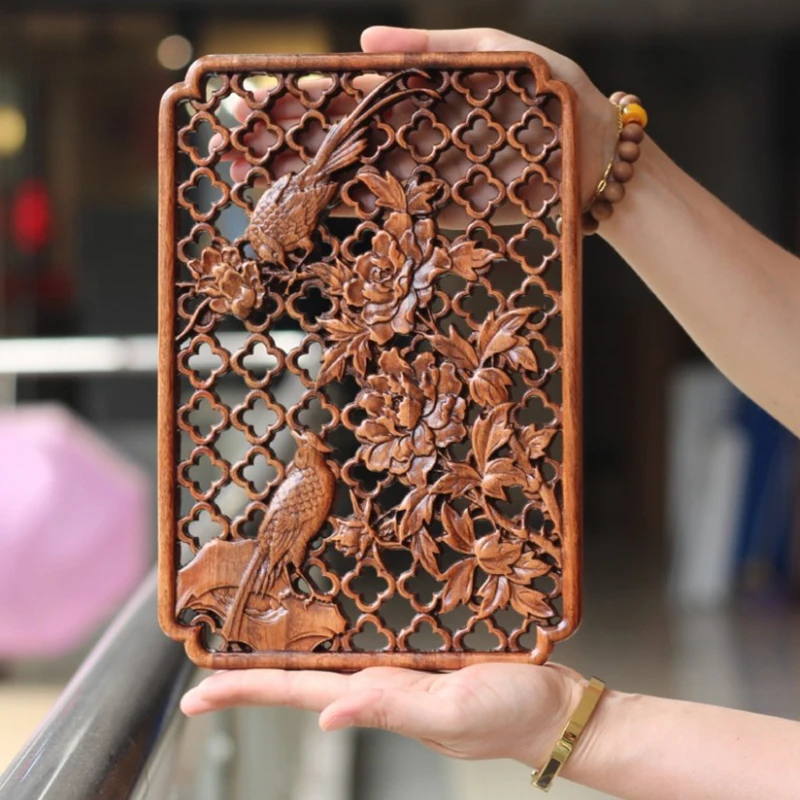 

Настенные деревянные резные панно из камфоры