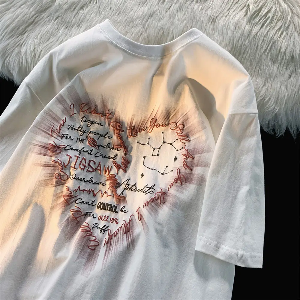 

American retro high street love printed T-shirts for men and women loose design couple wear Korean style half-sleeved niche top